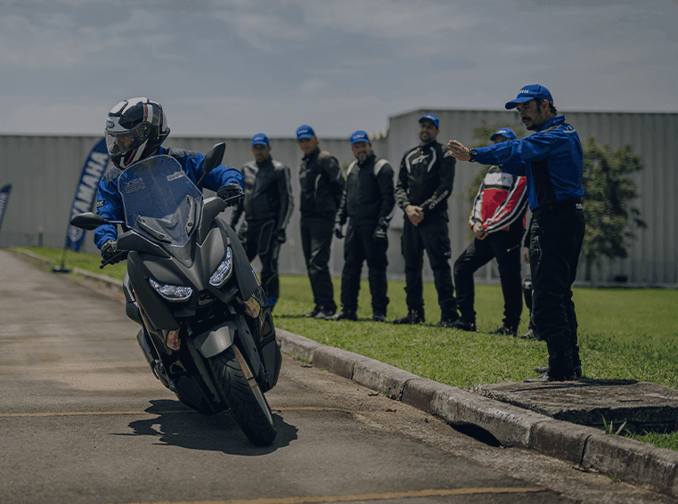 PILOTAGEM SEGURA COM A YAMAHA
